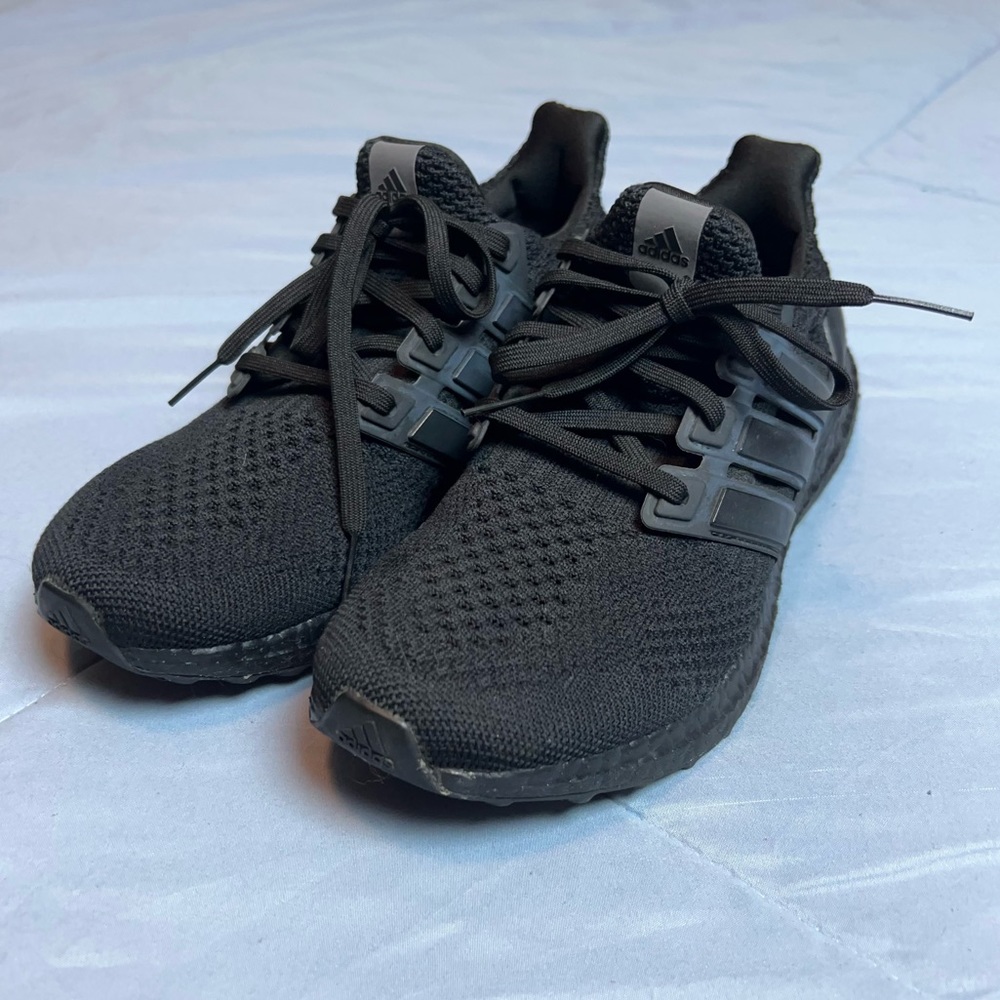 Adidas Ultraboost 5 DNA Men’s 8.5